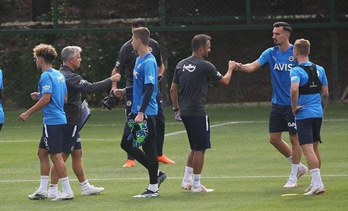 Fenerbahçe'de Berisha ve Meyer ilk antrenmanına çıktı