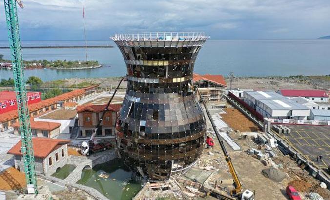 Dünyanın en büyük çay bardağı Guinness’e aday