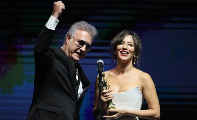 'En İyi Kadın Oyuncu' Nihal Yalçın: Lütfen Tamer'in önüme geçmesine izin vermeyin