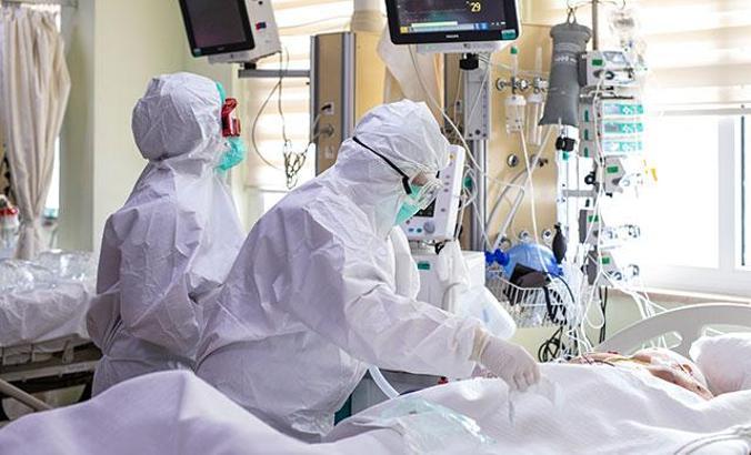 Koronavirüs salgınında günlük vaka sayısı 25 bin 216 oldu