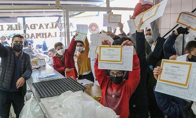 Takdir alan öğrencilere bedava lahmacun