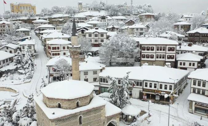 Safranbolu’da beyaz güzellik