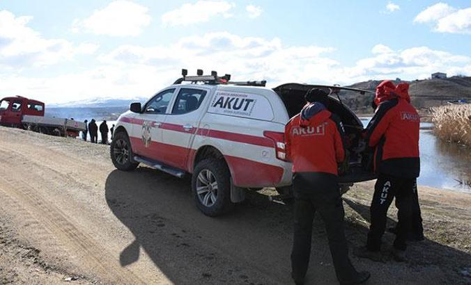 Aracı ve montu baraj gölü yakınında bulundu; suda arama başlatıldı