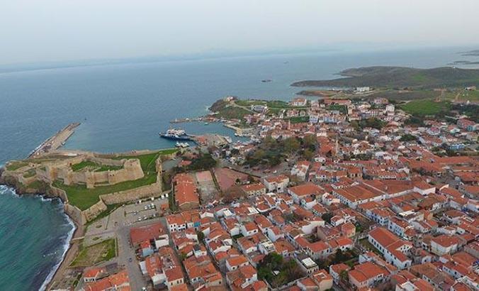 Bozcaada'da boş ev çok, kiralık yok