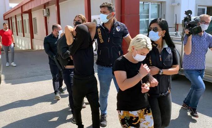 Dijital 'Sazan Sarmalı’ polise takıldı