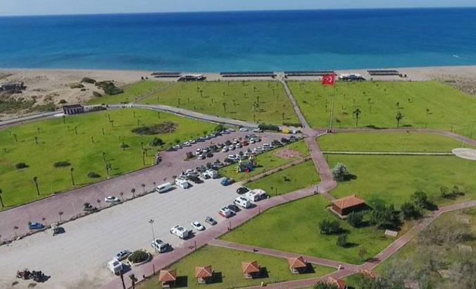 Kuş cenneti ve caretta caretta yuvalama alanı sahilde 'çim' tartışması