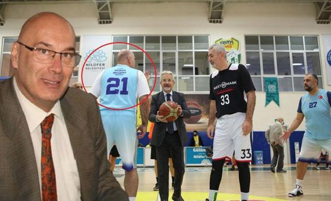 Öğretim üyesi, Veteran Basketbol Turnuvası'nda kalp krizi geçirmiş