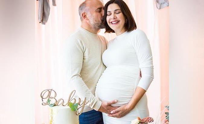 Oyuncu Bergüzar Korel üçüncü kez anne oldu