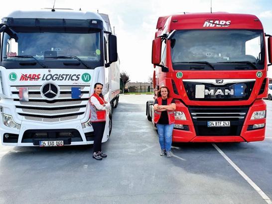 Lojistik şirketinin ilk kadın tır sürücüleri yola çıktı