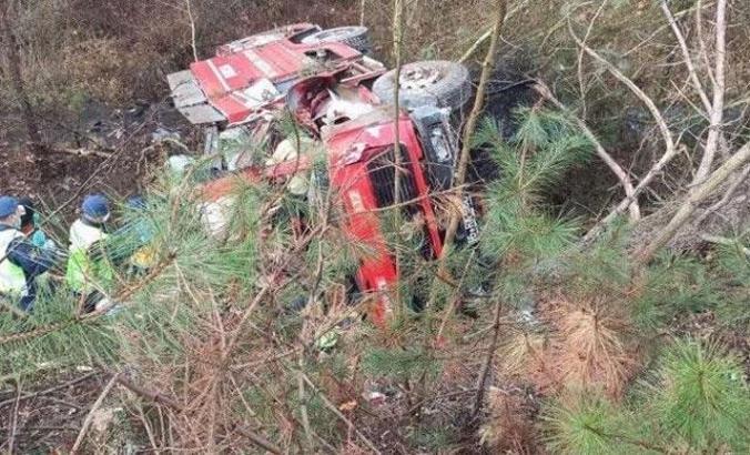 Göreve giden itfaiye aracı devrildi: 4 personel hayatını kaybetti