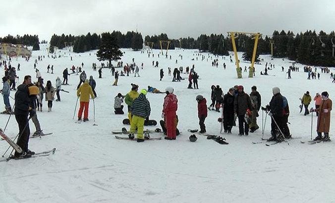 Uludağ'da 'hafta sonu' klasiği; günübirlik tatilcilerle doldu
