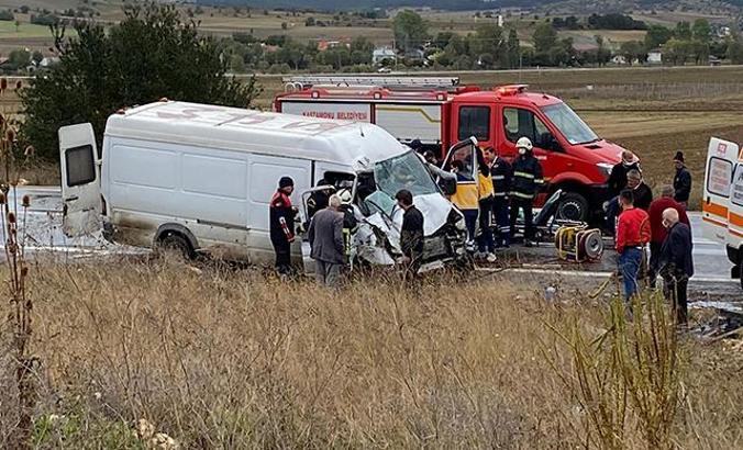 Kastamonu'da yolcu otobüsü ve minibüs çarpıştı: 8 yaralı