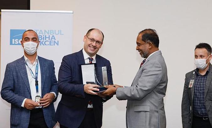 Sabiha Gökçen Havalimanı’nda 10 yıldır görev yapan personeller ödüllendirildi