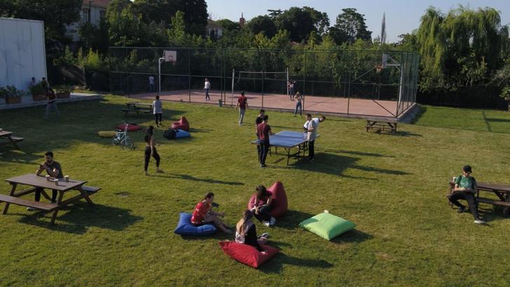 Vakıf üniversitesinden 'sosyal bilimlere' tam destek