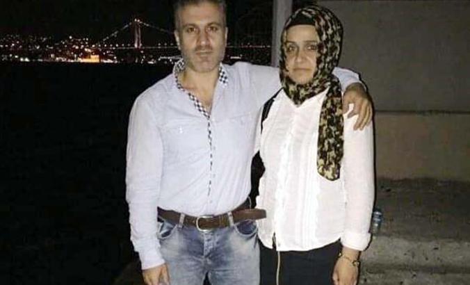 Eşini 11 yerinden bıçaklayarak öldürdü