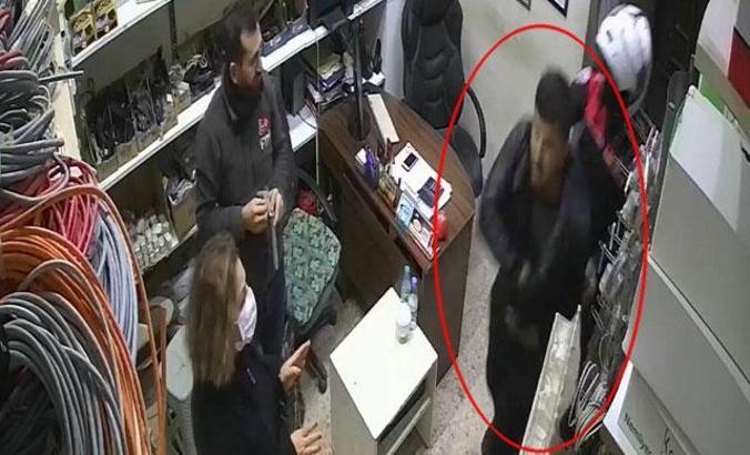 Uyuşturucu şüphelisinin girdiği iş yerinde yakalanma anı kamerada