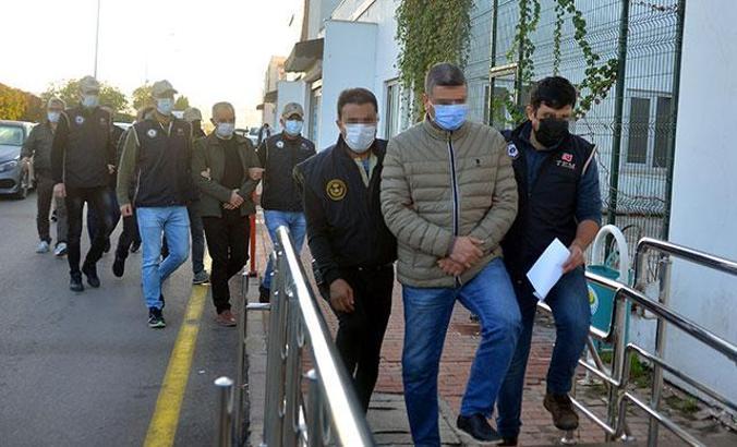 Adana ve Bingöl'de FETÖ operasyonu: 8 gözaltı