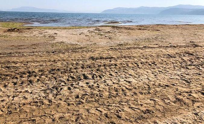 Eğirdir Gölü'nde çekilme 50 metreyi aştı