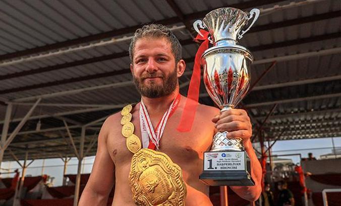 Elmalı’nın başpehlivanı İsmail Balaban oldu