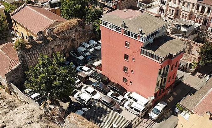 Tarihi Kontaskalion Limanı otopark olarak kullanılıyor