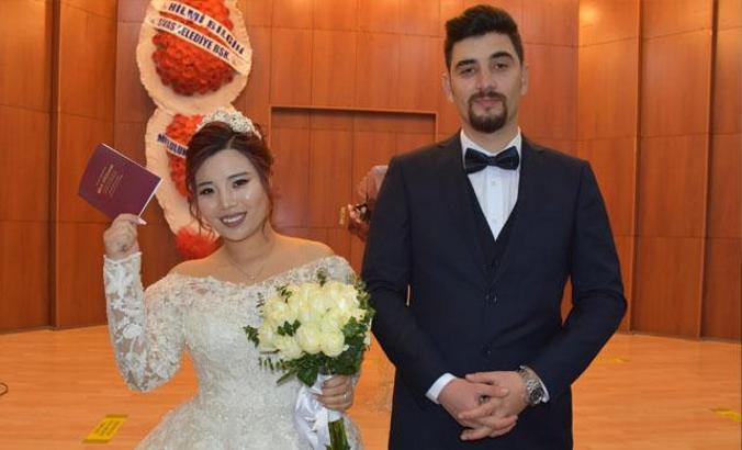 Çin'den Sivas'a gelin geldi