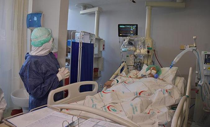 Koronavirüs salgınında günlük vaka sayısı 39 bin 681 oldu