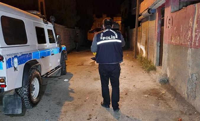 Evinin yakınında uğradığı silahlı saldırıda ağır yaralandı