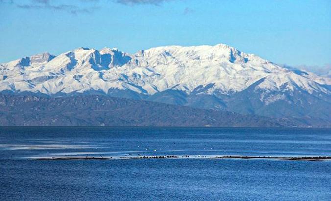Beyşehir Gölü'nü besleyen Anamas Dağı beyaza büründü