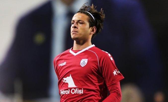 Evlat nöbetindeki ağabey: Babamın vefatından sonra kandırıp dağa götürdüler