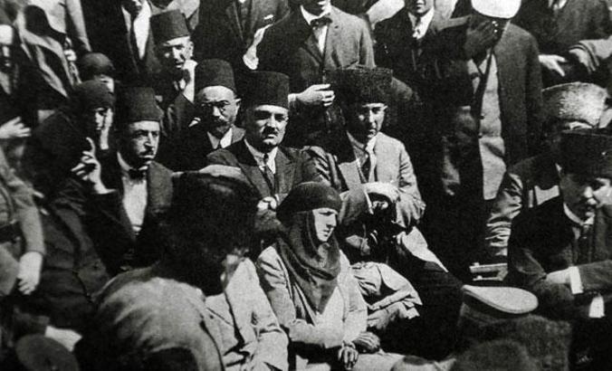 Yahya Kemal Beyatlı’nın orijinal fotoğrafları Küçükçekmece’de sergilenecek
