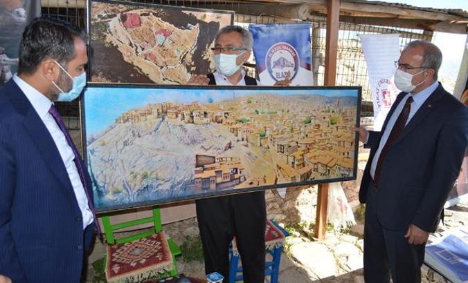 Tarihi Harput Kalesi'nde 3 alan ziyaretçilere açıldı