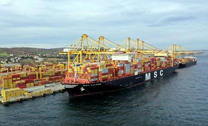 Dünyanın en büyük konteyner gemilerinden 'MSC Gülsün' Tekirdağ'da