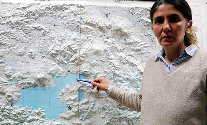 Doç. Dr. Selçuk: Van Gölü'nün kuzeydoğusuna doğru deprem göçü var