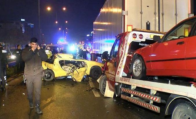 Pendik D-100 Karayolu'nda kaza: 1 ölü, 3 yaralı