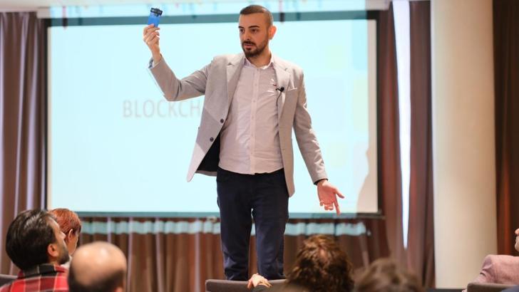 Kripto Para Uzmanı Cihan Tuna Arslan “Hayata Bakış Açınızı Değiştirin” seminerinde konuştu