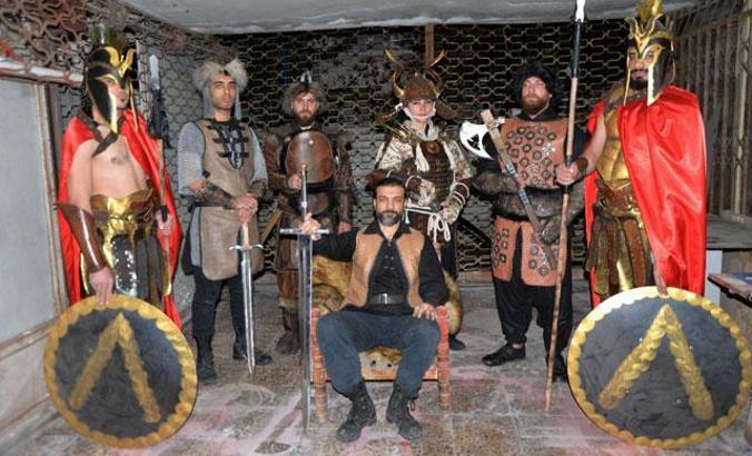 Savaş sanatı için kostüm bulamayınca kendisi tasarladı