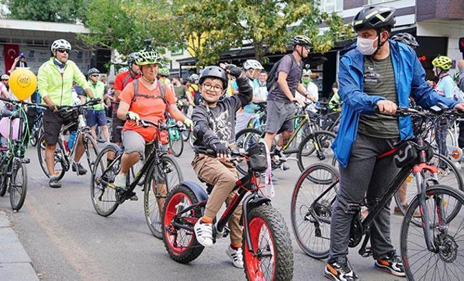 Ankara'da 'Otomobilsiz Kent Günü'nde bisiklet konvoyu