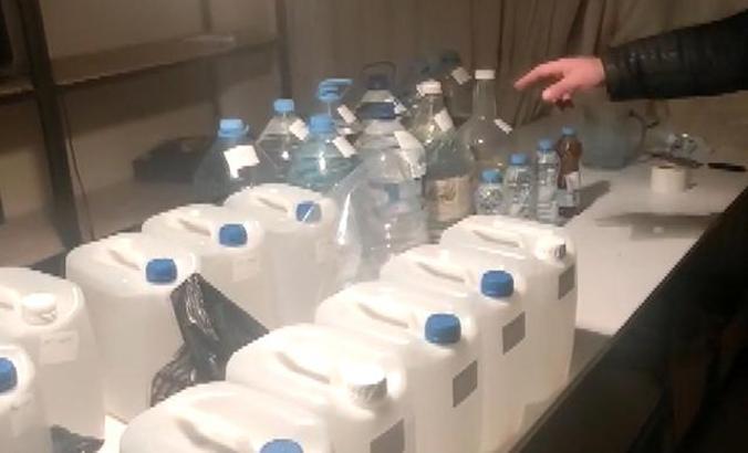 İzmit'te sahte alkol üretilen eve baskın