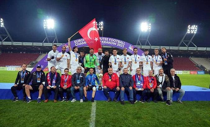 Bergama'nın Rüstem Kurhan gururu