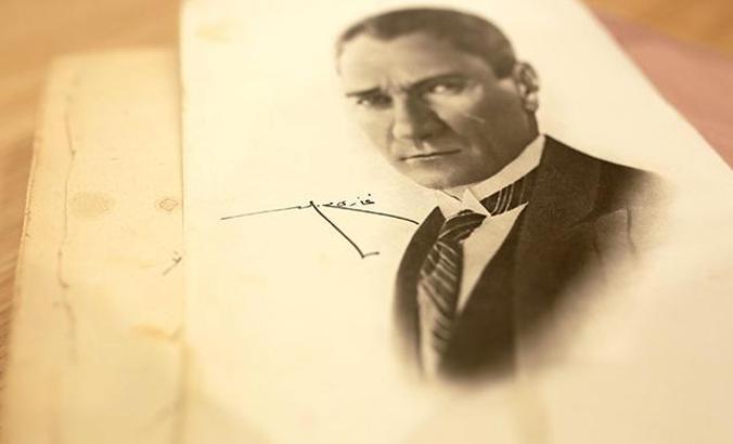 95 yıllık Nutuk ve savaş haritaları Kepez'de sergilendi