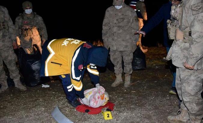 Hafif ticari araç uçuruma yuvarlandı; 1'i bebek, 2 ölü, 6 yaralı