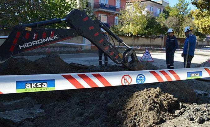 Elazığ'da ekipler, doğal gaz kaçağını bulmaya çalışıyor