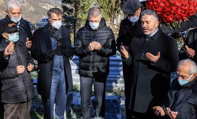 Trabzonspor'un efsanesi Özkan Sümer kabri başında anıldı