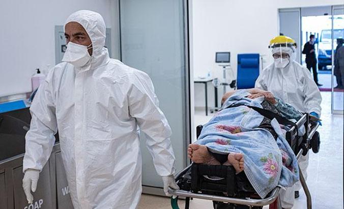 Koronavirüs salgınında günlük vaka sayısı 28 bin 465 oldu