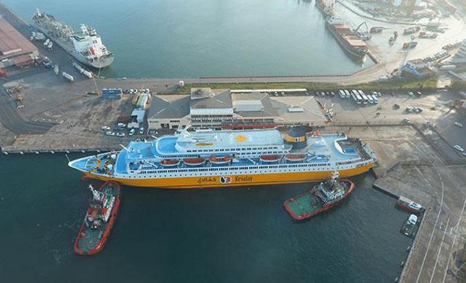 Türkiye Libya arasında 25 yıllık hasret bitti, ilk gemi İzmir'e geldi