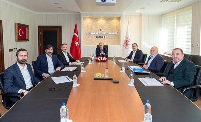 Memur-Sen, Bakan Bilgin ile 'ek zam'ı görüştü