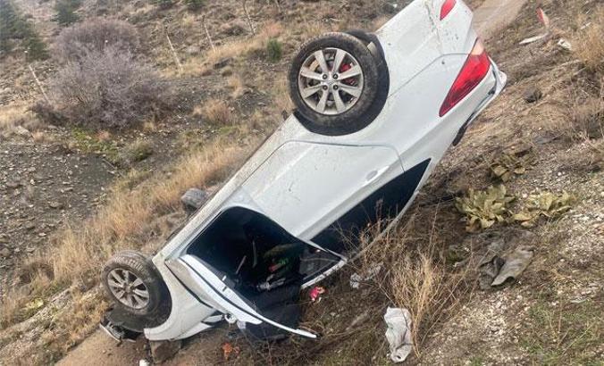 Kırıkkale'de iki otomobil çarpıştı: 4 yaralı - Son Dakika Gündem