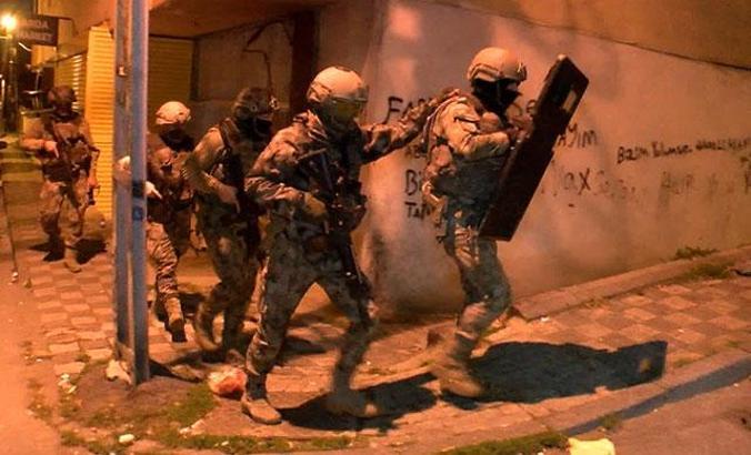 Ataşehir ve Çekmeköy'de uyuşturucu satıcılarına yönelik operasyon: Çok sayıda şüpheli gözaltında