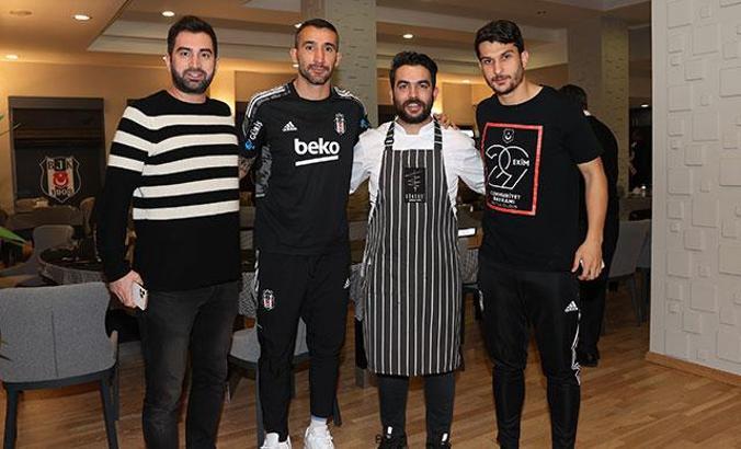 Derbi öncesi Beşiktaşlı futbolculara döner ziyafeti
