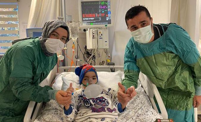 Lösemi hastası Asaf, ECMO ile hayata tutundu